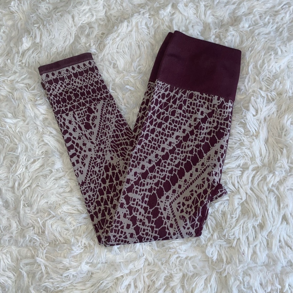 {FABLETICS} High-Waist Capri Legging S! - Picture 4 of 6